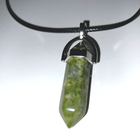 Natural energy crystal pendant necklace - Picture 7 of 8
